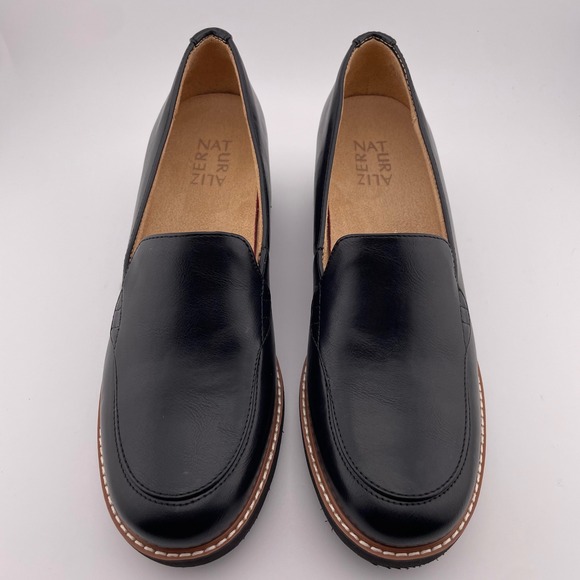 NATURALIZER Black Leather Darry Lug Sole Heeled Loafers Women's Shoes Size 8.5M - Picture 2 of 10